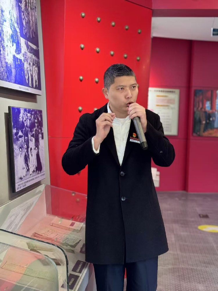 1257196188.jpg 1257196188.jpg